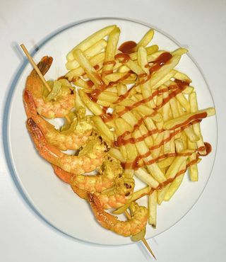 Pincho Camarones Con Papas (5 Ud.)