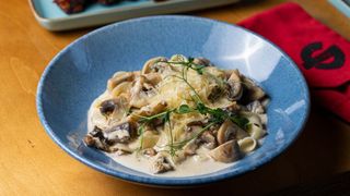 Фетучини с белыми грибами в сливочном соусе 