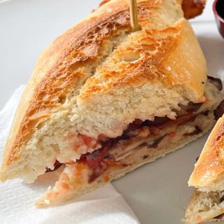 Bocadillo De Lomo