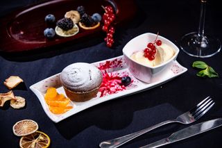 Lava cake cu inghetata de vanilie