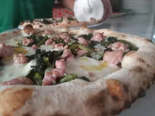La stagionale salsiccia e broccoli