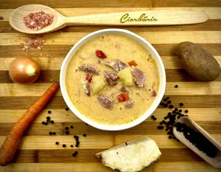 Ciorbă de cartofi cu afumătură