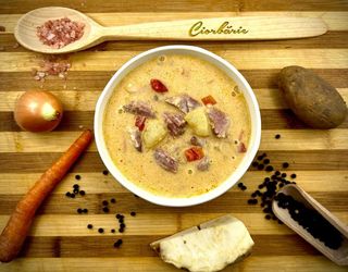 Ciorbă de cartofi cu afumătură
