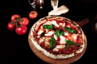 Pizza Regina Margherita (32 Cm.)