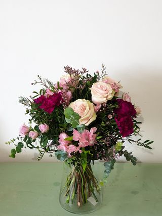 Ramo De Rosas Y Claveles - Terciopelo