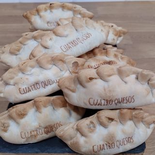 Empanada De Cuatro Quesos