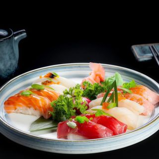 Bandeja de nigiris flambeado 10pcs