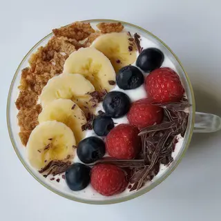 Yogur Y Frutas