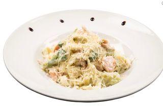 Талиатели със сьомга и броколи