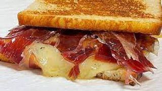 Sándwich De Jamón Y Queso