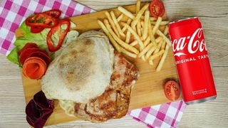 Punjeni kare 300g + pomfrit + Coca-Cola 0.33l