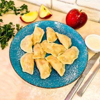 Pierogi z jabłkami i cynamonem