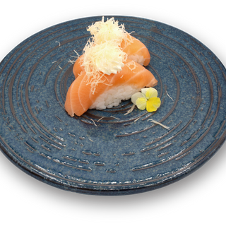 212 Nigiri De Salmón, Queso Y Kataifi (2 Uds.)