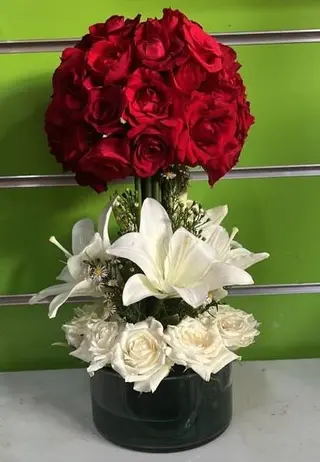 Roses Rouges, Roses Blanches & Lys