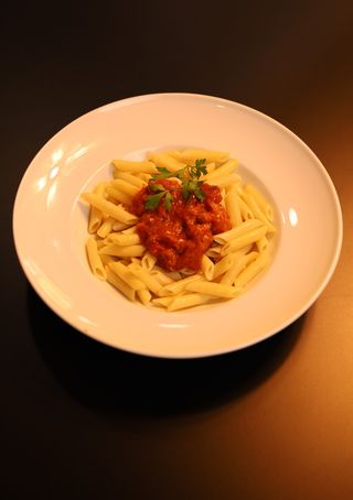 Macarrones C on Salsa Boloñesa