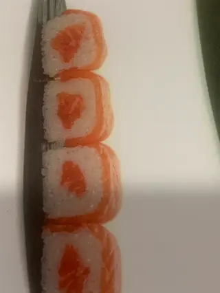 101.Roll salmone 4pz