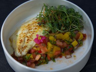 Дорадо з сальсою та манго (270g)