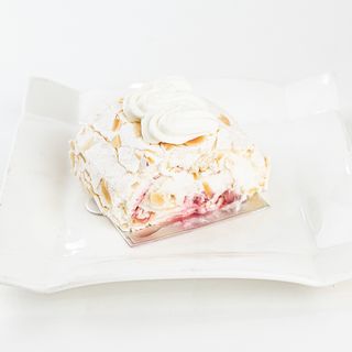 МЕРЕНГОВЫЙ РУЛЕТ С МАЛИНОЙ 1 пор