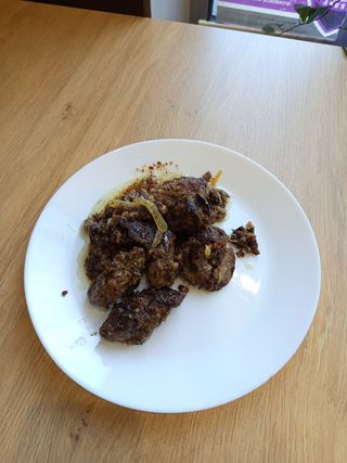 Wątróbka drobiowa z cebulką