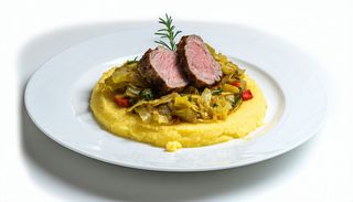 Varză cu carne de porc și mămăligă