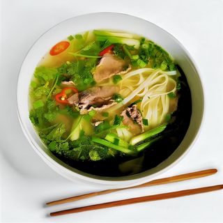 Zupa obiadowa PHO z wołowiną