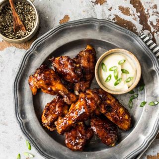 CHICKEN WINGS