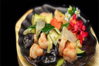 E25. Gamberi saltati alla piastra