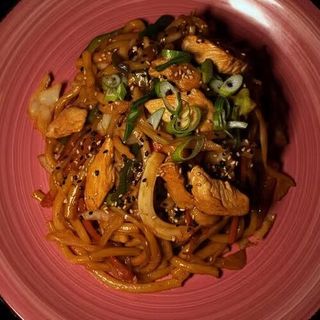 82. Chicken Yakiudon