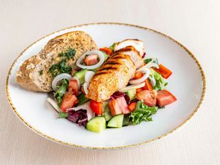 Sałatka z kurczakiem