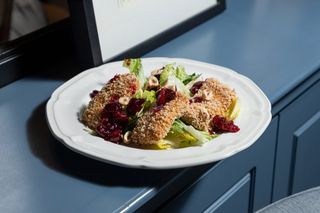 Брі в паніровці з ягідним соусом