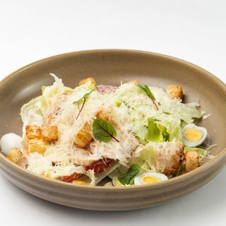 Салат цезарь