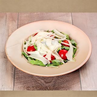 Rukola, čeri i parmezan salata