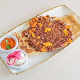 Špikovana pljeskavica na burek testu 400g