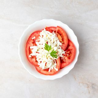 Paradajz i feta salata