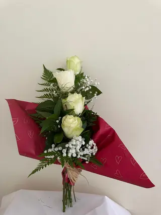 Bouquet 4 Rosas Brancas