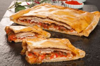 Empanada de lomo con pimientos (1.2 kg. aprox.)