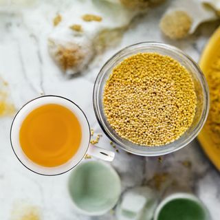 По казахски чашка чая со сливками  с медом и тары