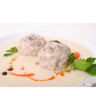 Кюфтенца с бял сос