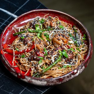 Удон з морепродуктами