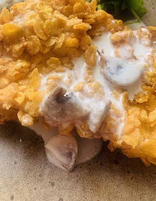 Muschiulet de porc in crusta de fulgi de porumb