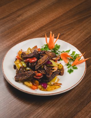 31. Pačetina sa paprikom, lukom i ljutom papričicom