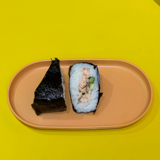 Онигири с креветками 