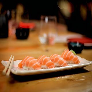 29. Nigiri De Salmón (1 Pza.)