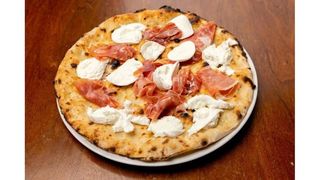 Crudo e Bufala con Focaccia