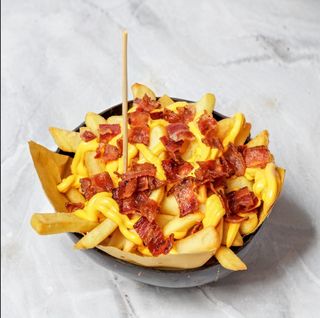 Frytki z serem powiększone