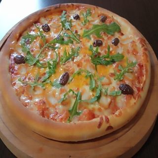 Pizza Chicken  580g + gratuit un sos sau un cola\fanta sau o apa