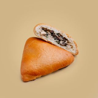 Пирожок Сдобный курица грибы