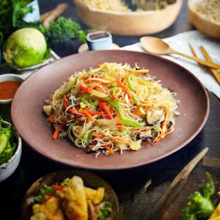 Spaghetti di soia con maiale piccante