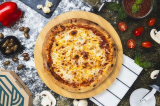 Pizza Quatro Formaggi Grande