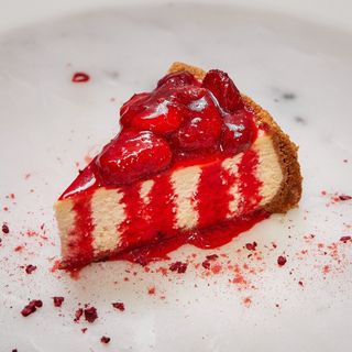 Klasik NY Cheescake  sa prelivom od jagode